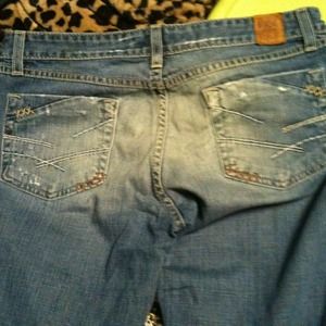 The Buckle Jeans Traded