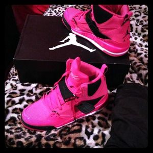 New IN BOX hot pink Jordan Flights 💕 REDUCED