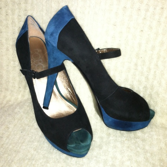332. BCBG Color Block Mary Jane Peep Toe Pumps