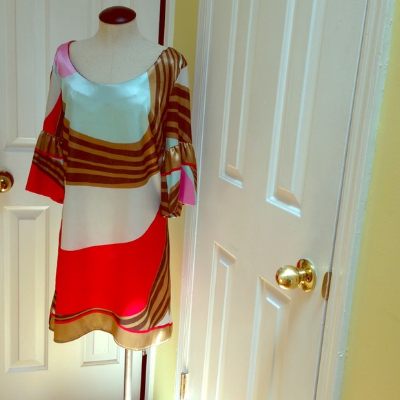 Karlie Printed Shine Shift Dress size Medium