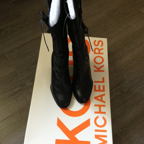 Michael Kors leather boots - Picture 3 of 4