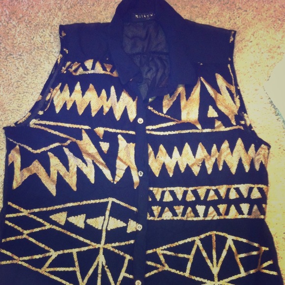 Aztec design high low sleeveless shirt