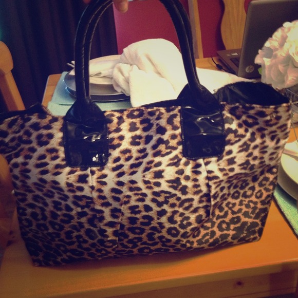 Handbags - black cheetah print purse