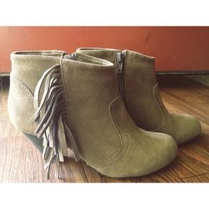 Olive-Sueded Color Booties