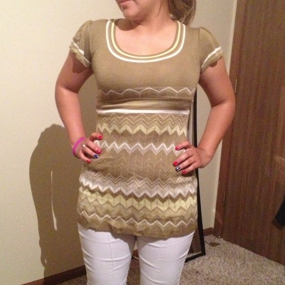 Brown patterned shirt small