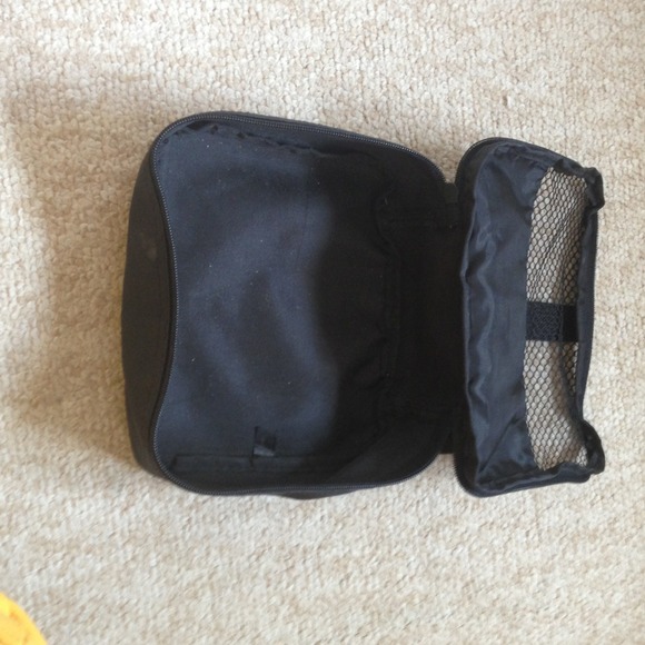 Donated! Samsonite Cosmetic Case - Picture 3 of 4