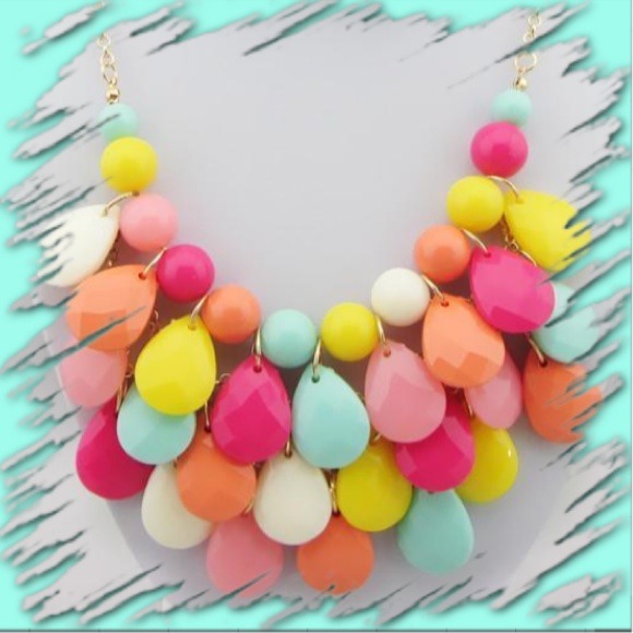 Jewelry - NEW! "Colors of Spring" 3 tier necklace