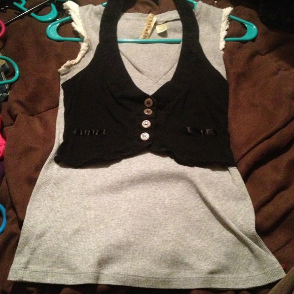 Small grey tank top with black vest