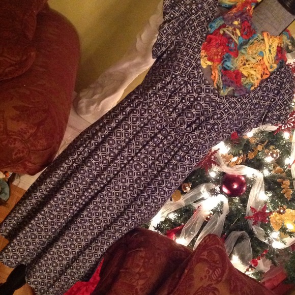 daisy fuentes Dresses & Skirts - SOLD Empire dress-navy blue/multi🎈🎈