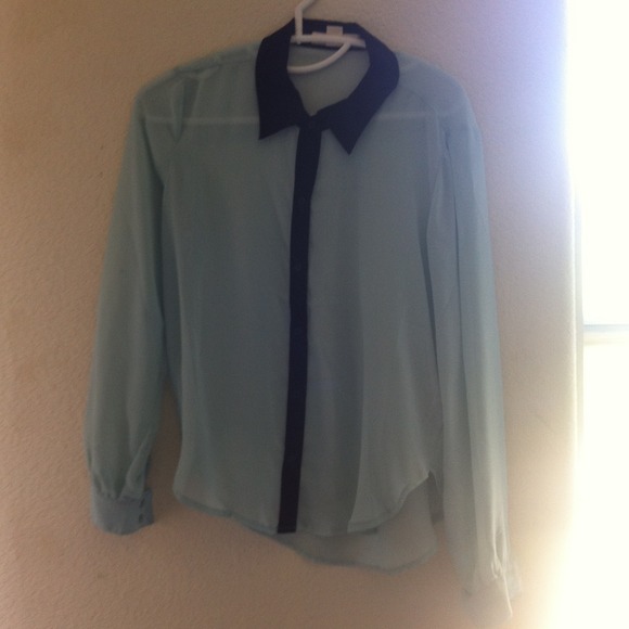 Cute top! Mint and black