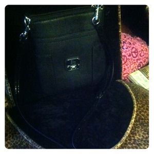 Guess purse Authentic. Bought for 120 Only want 55