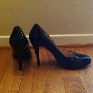 Black Aldo pumps