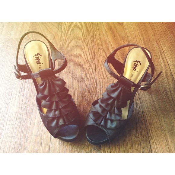 Fioni Night Black Heels