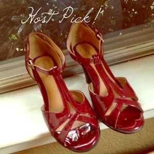 ❌Sold/bundled 🎉👍HOST PICK! Fab Red T-Strap Pumps
