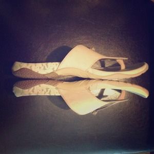 Merrell tan sandals