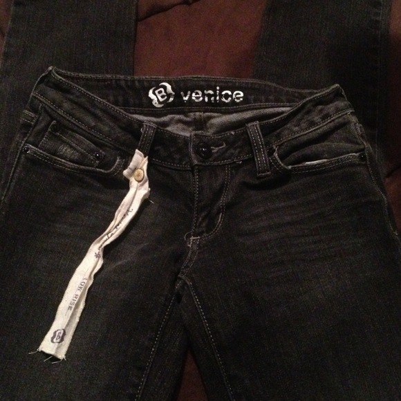 New! Bullhead faded black skinny jeans 0R