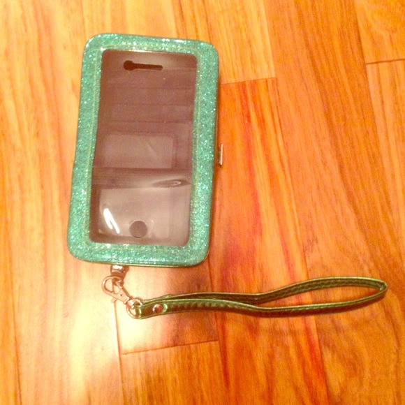 Green sparkly iPhone case/wallet.❤️
