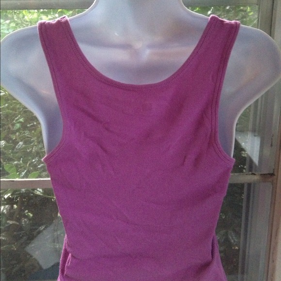 ❌SOLD/BUNDLED Ribbed Pink Gap Tank - Picture 2 of 2