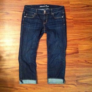 American Eagle denim crop pants.