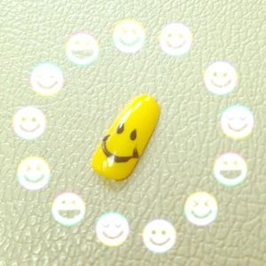 😊Smiley Face Fake Nail Set😄