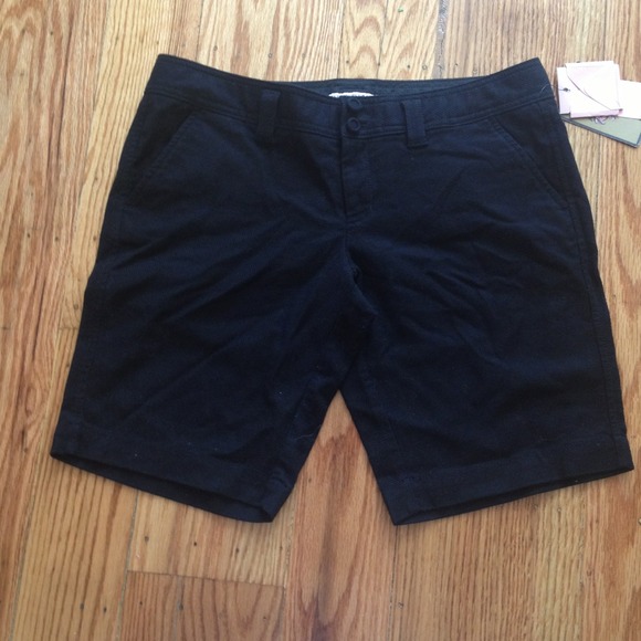 Juicy Couture Black Bermuda Shorts Sz 4 NWT