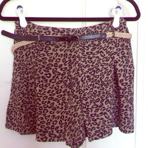 🚫SOLD🚫High waisted leopard flowy shorts