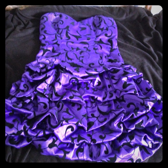 Dresses & Skirts - Purple ruffle homecoming/prom dress