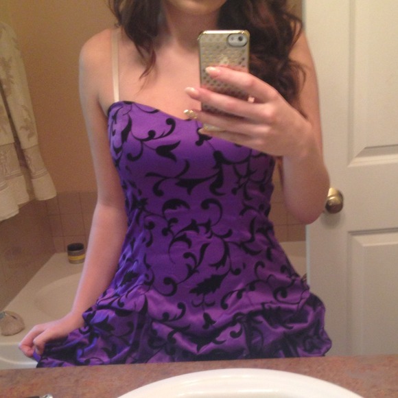Purple ruffle homecoming/prom dress - Picture 4 of 4