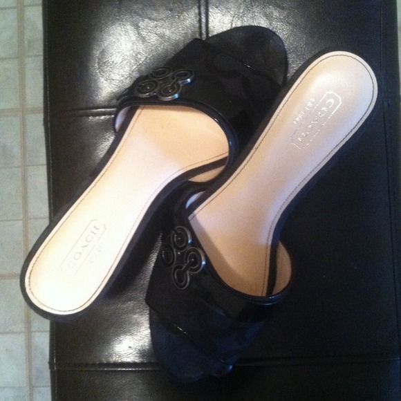 AUTHENTIC COACH SLIP ON WEDGES (GERI) size 8 👡 - Picture 3 of 4