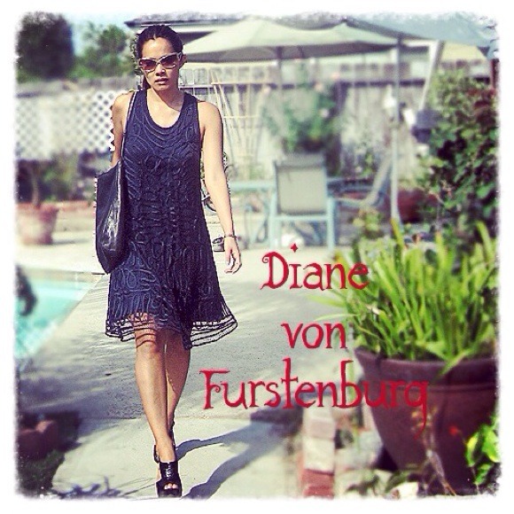 Diane von Furstenburg Dresses & Skirts - Diane Von Furstenburg silk dress