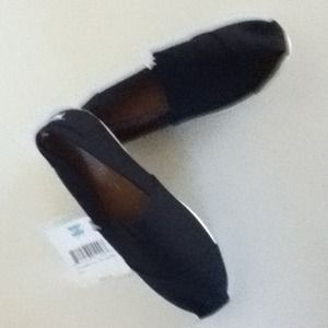 TOMS Black Canvas shoes