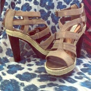 Simply Vera by Vera Wang Heels