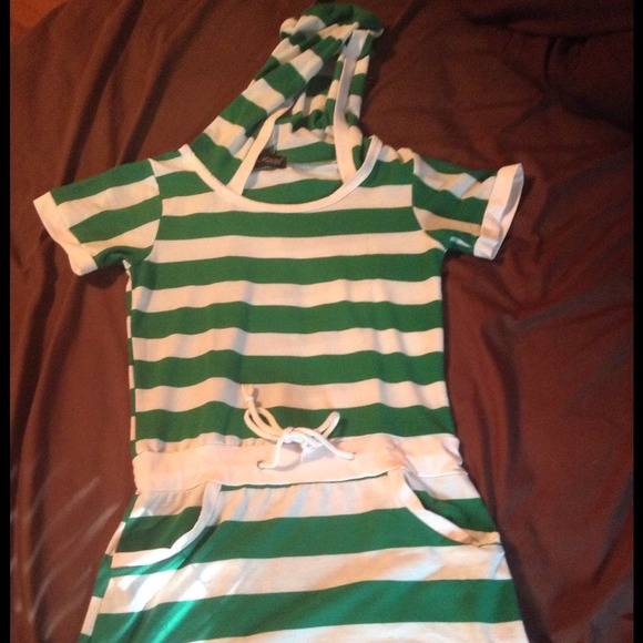 Dress - Picture 4 of 4