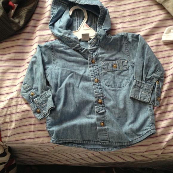✔️SOLD✔️Old Navy Toddler. 12-18 Months Jeans Shirt