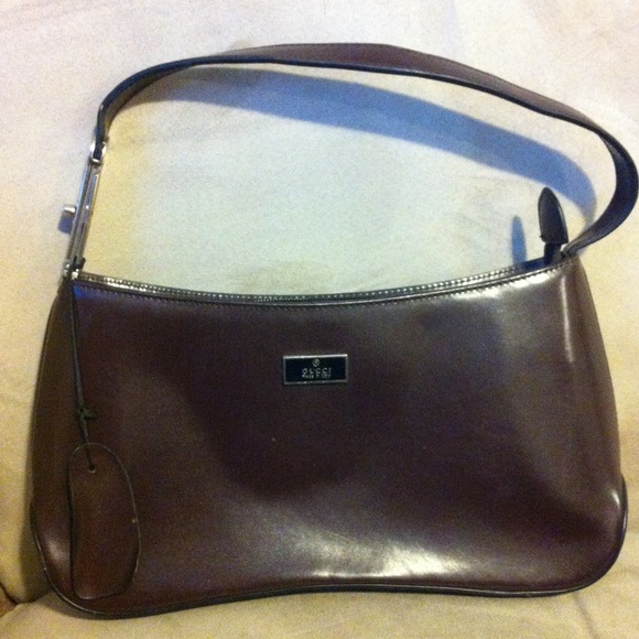 Brown leather Gucci handbag with expandable strap - Picture 1 of 4