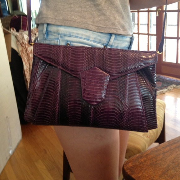 Gorgeous purple authentic snakeskin handbag - Picture 2 of 4