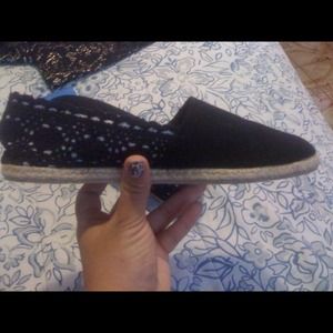 Crochet shoes just like toms