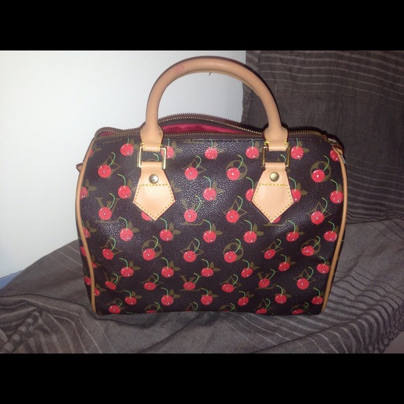 SOLD 💢Bundled💢✨❤cherry handbag❤✨