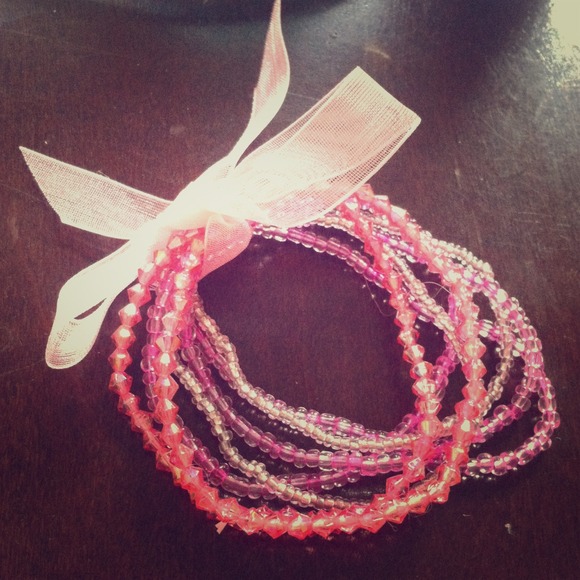 Beaded Bow Bracelet