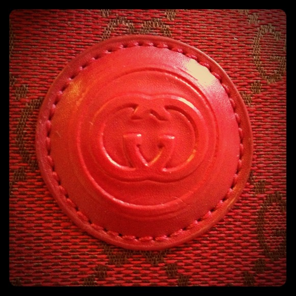 Red Gucci Shoulder Bag w Matching Wallet