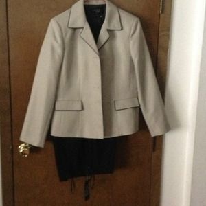 Dress suite never used