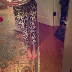 H&M cropped printed pants, hard to find