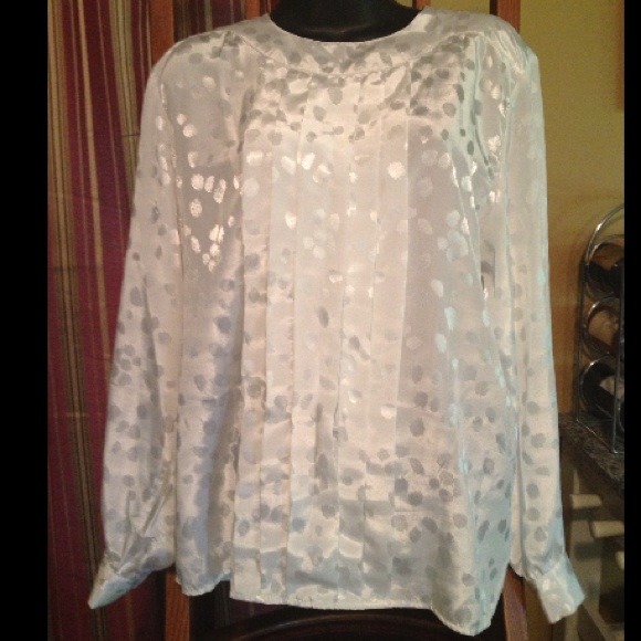 Liz Claiborne Tops - ❌❌Reserved for dbarn❌❌4 items