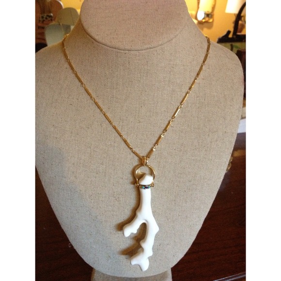 Coral Stella & Dot Necklace!