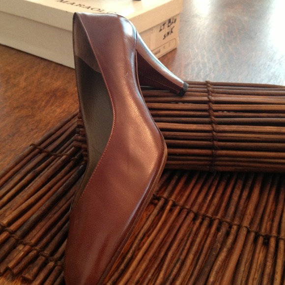 Cocoa brown Italian leather pumps,never worn,NWOT - Picture 4 of 4