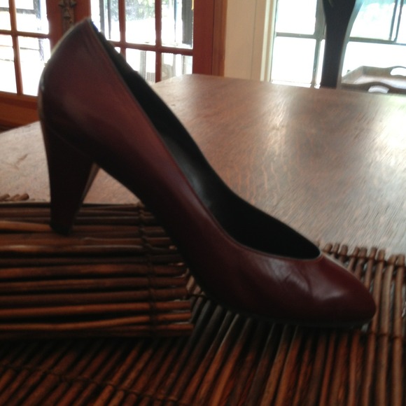 Bordeaux plum Italian leather pumps. New - Picture 2 of 3
