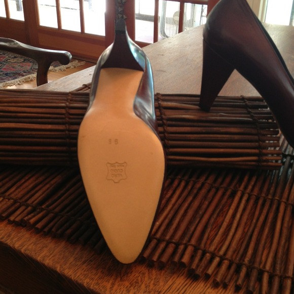 Bordeaux plum Italian leather pumps. New - Picture 3 of 3