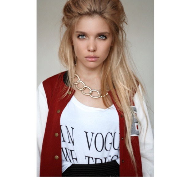 White 'In Vogue We Trust' Crop Tee