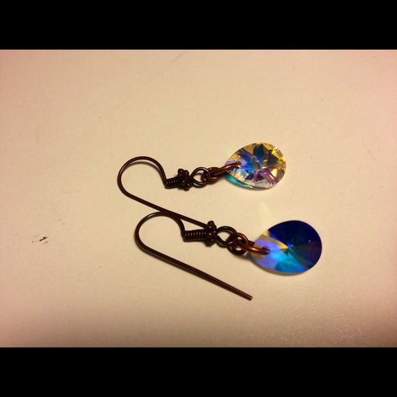 Crystal tear drop earring with copper - Picture 2 of 2
