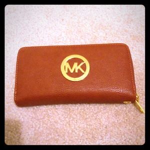 ❗️HOLD❗️Michael Kors wallet
